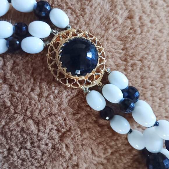 Jewelry - Vintage Blingy Beads with Elegant Clasp Detail